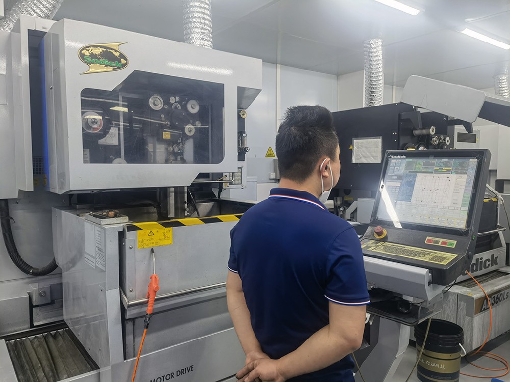 沙迪尅慢(man)走絲-02